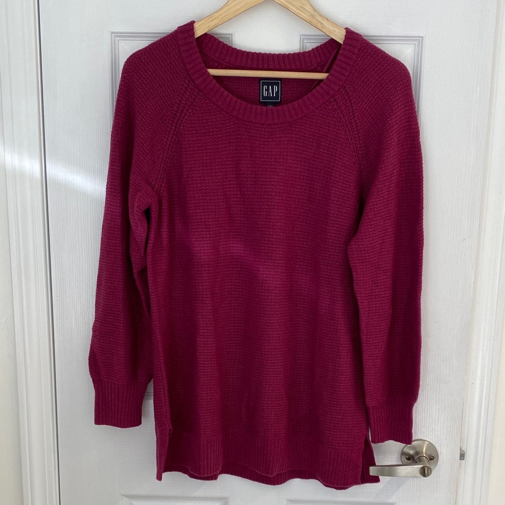 GAP Women's Fuchsia Crew Neck Sweater